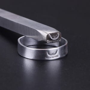 Tampon métallique personnalisé, matrice de découpe pour bijoux, poinçon métallique personnalisé, tampon de marque de fabricant, outils d'estampage pour bijoux, cadeau personnalisé pour lui