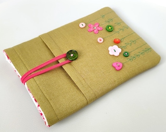 Kindle E-Reader Padded Linen Sleeve with Flowers and Buttons