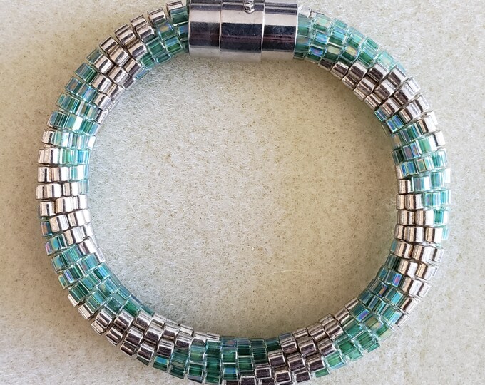Crocheted Beaded Bracelet: Spring Green