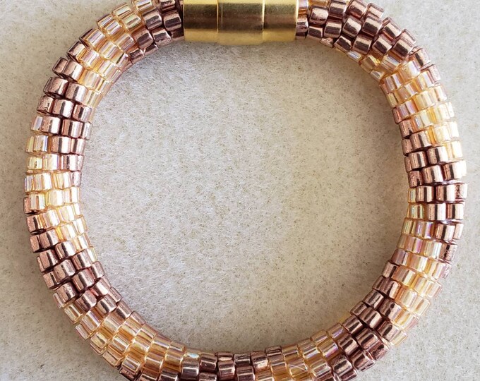 Crocheted Beaded Bracelet: Golden Lights