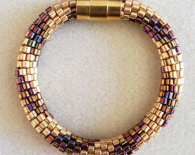 Crocheted Beaded Bracelet: Tapestry Gold