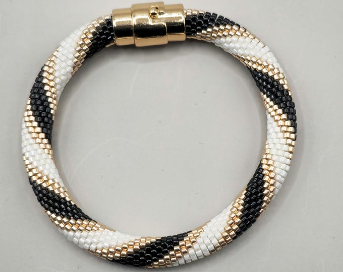 Crocheted Beaded Bracelet: Tuxedo Elegance