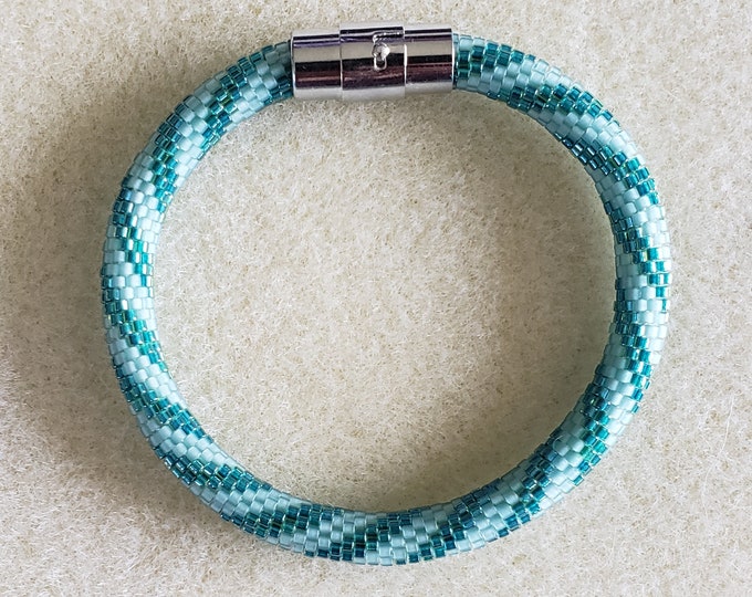 Crocheted Beaded Bracelet: Winter Evergreen