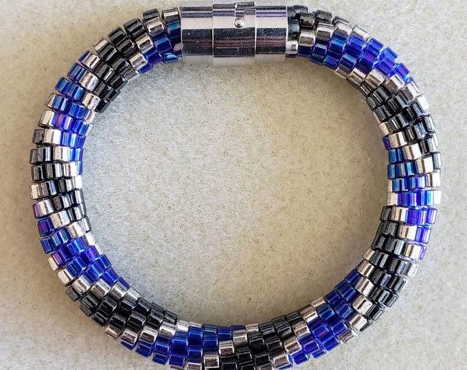 Crocheted Beaded Bracelet: Deco Dream