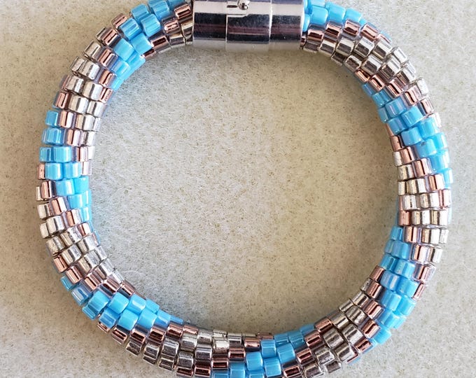 Crocheted Beaded Bracelet: Imperial Beauty