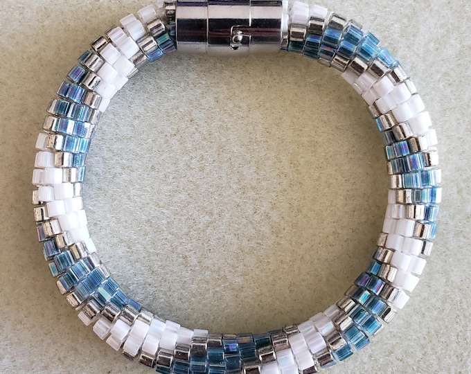 Crocheted Beaded Bracelet: Tropical Waters