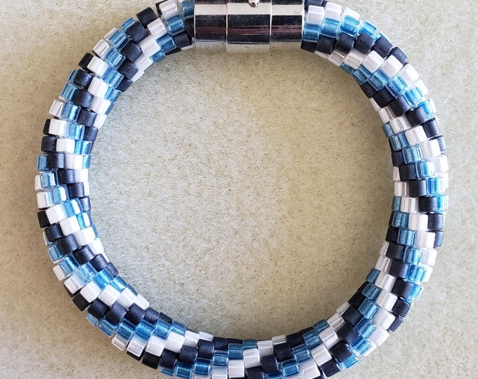 Crocheted Beaded Bracelet: Breezy Bluebird