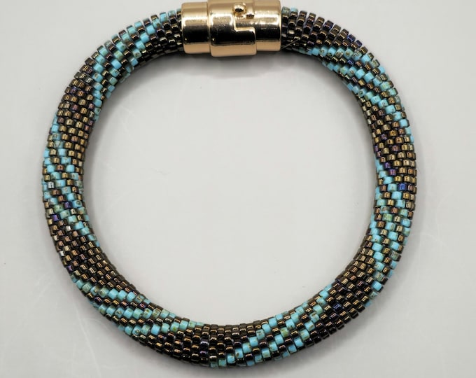Crocheted Beaded Bracelet: Nashville Notes
