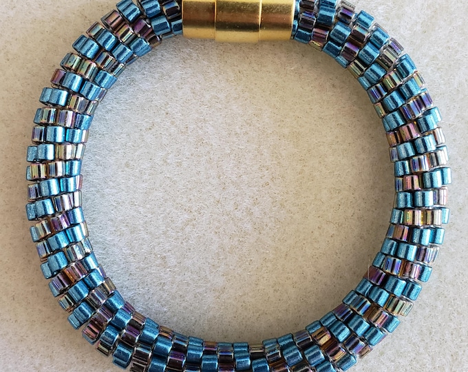 Crocheted Beaded Bracelet: Swirling Waters