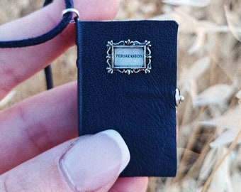 Persuasion necklace - Persuasion Jane Austen - Mini book Jane Austen - Jane Austen gift