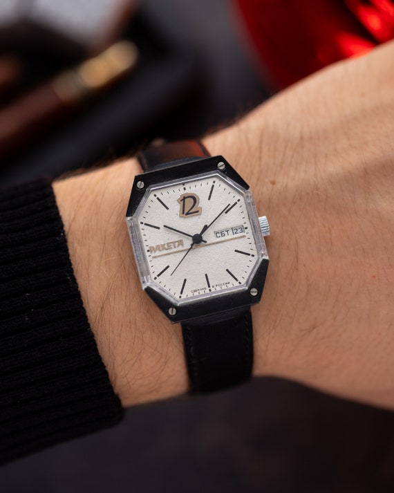 Rare collectible raketa - Gem