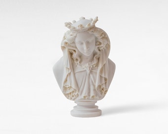 Handcrafted Virgin Mary Statue: Marble Composite Indoor-Outdoor Sculpture