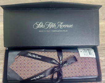 Saks Fifth Avenue Silk Tie Orange Blue Geometric Made in Italy Mens Necktie