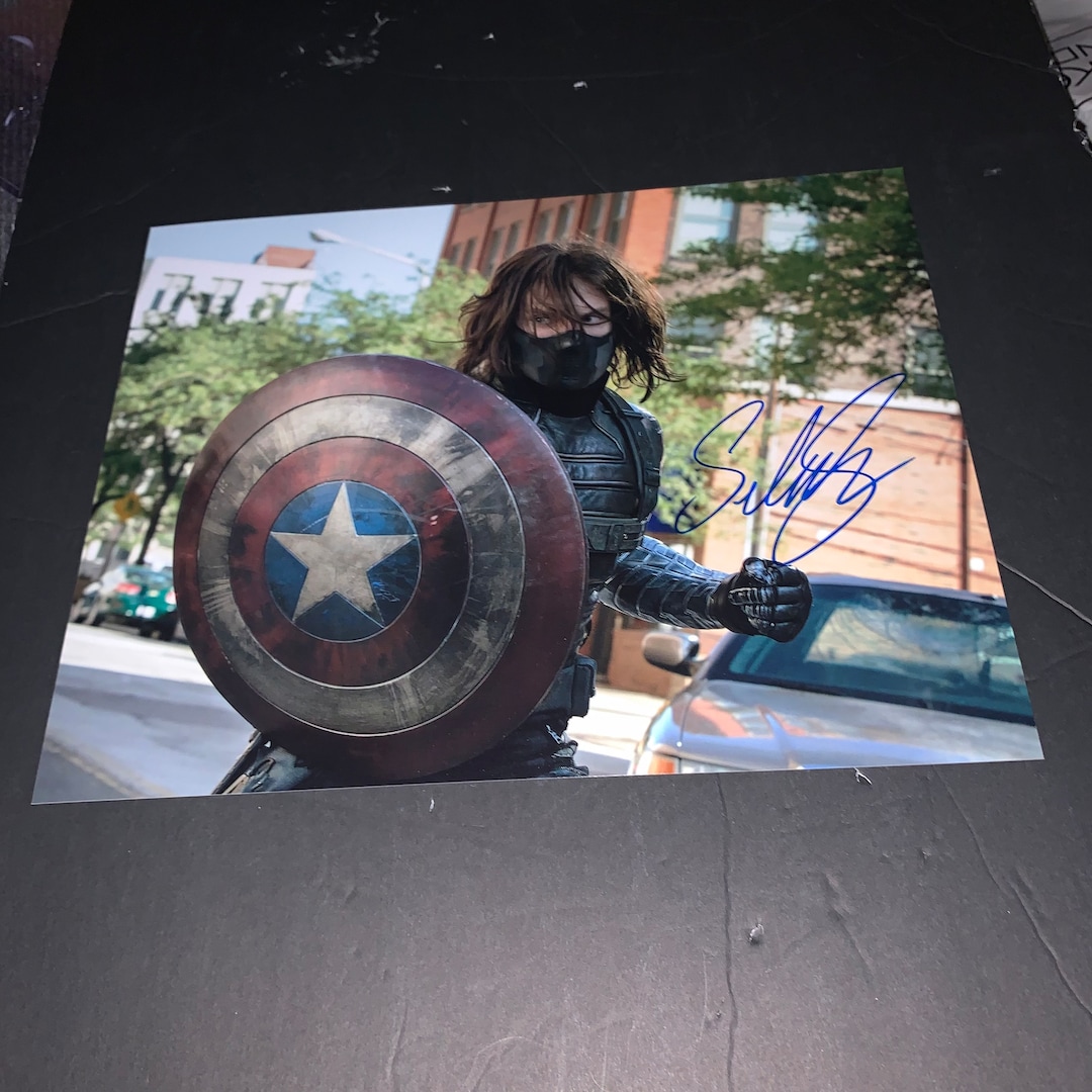 アベンジャーズ セバチャンスタン セバスタ ウィンターソルジャー サイン il_1080xN.5623799358_f7v6.jpg