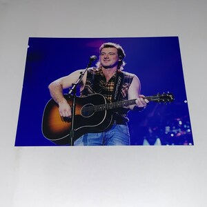 Morgan Wallen Signed Country Guitar Singer 8x10 Photo