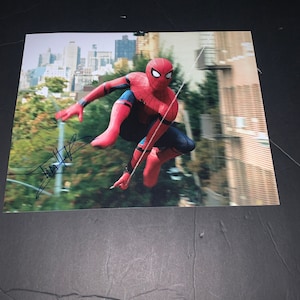 スパイダーマン トム・ホランド & トビー & アンドリュー 直筆サイン入り写真 スパイダーマン トム・ホランド & トビー & アンドリュー 直筆サイン
