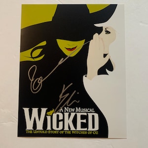 Póster de Wicked Broadway firmado por Idina Menzel y Kristin Chenoweth en tamaño 8 x 10