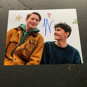Joe Locke und Kit Connor Signiertes Heartstopper LGBTQ 8x10 Photo