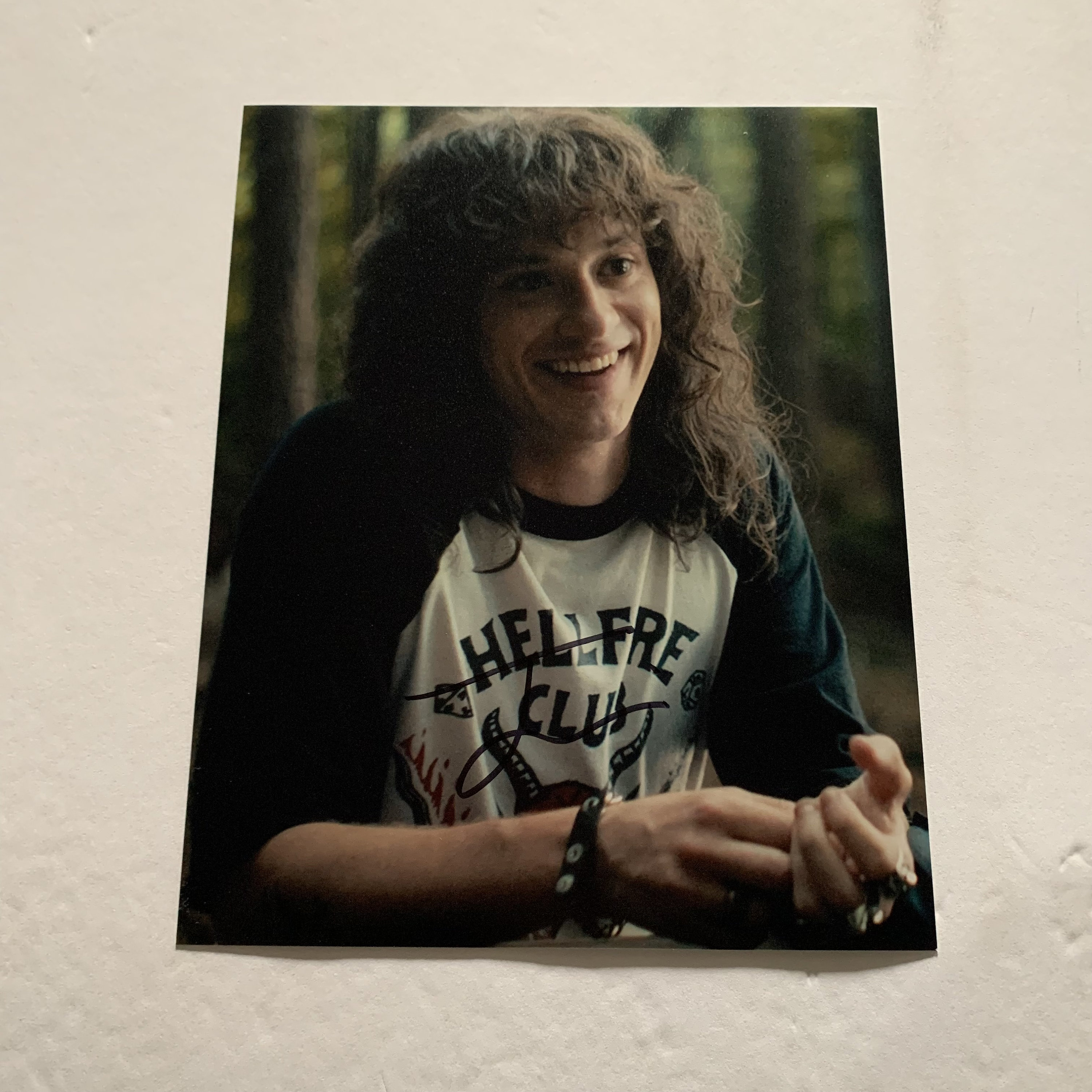 ストレンジャーシングス エディ ジョセフクイン 直筆サイン JOSEPH QUINN Signed STRANGER THINGS Eddie Munson 8x10