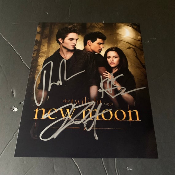 Robert Pattinson, Taylor Lautner, Kristen Stewart Signed Edward
