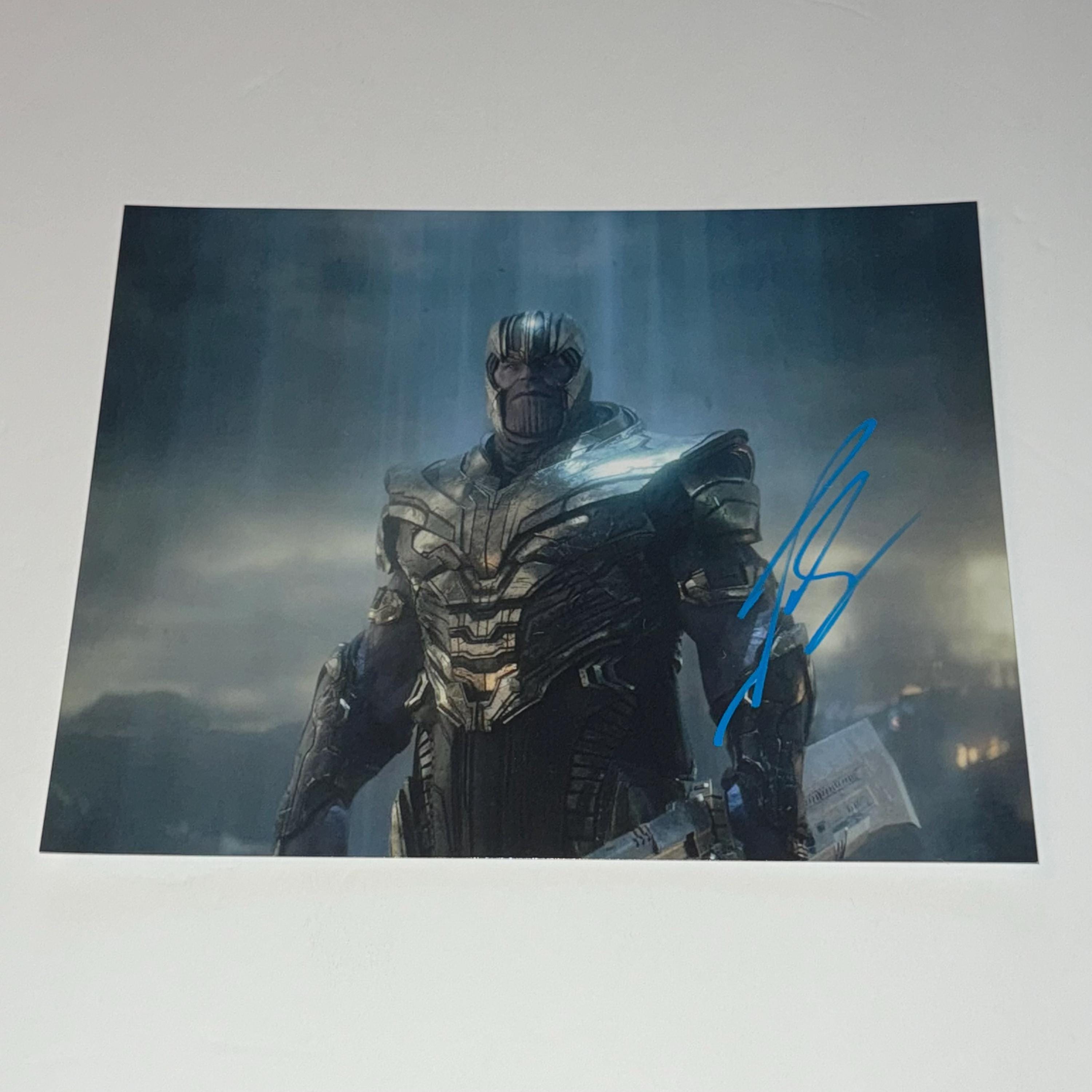 ジョシュ・ブローリンのサイン入りマーベル アベンジャーズ サノス 