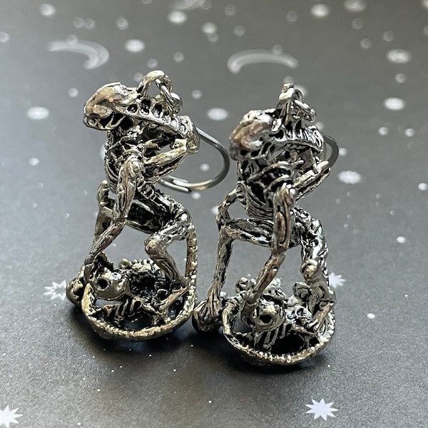 Ripley’s Nightmare incredibly detailed Classic Alien movie Queen devouring bones sci fi fantasy stainless steel lever back Earrings