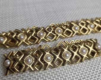 Vintage Monet X's & O's Necklace and bracelet set