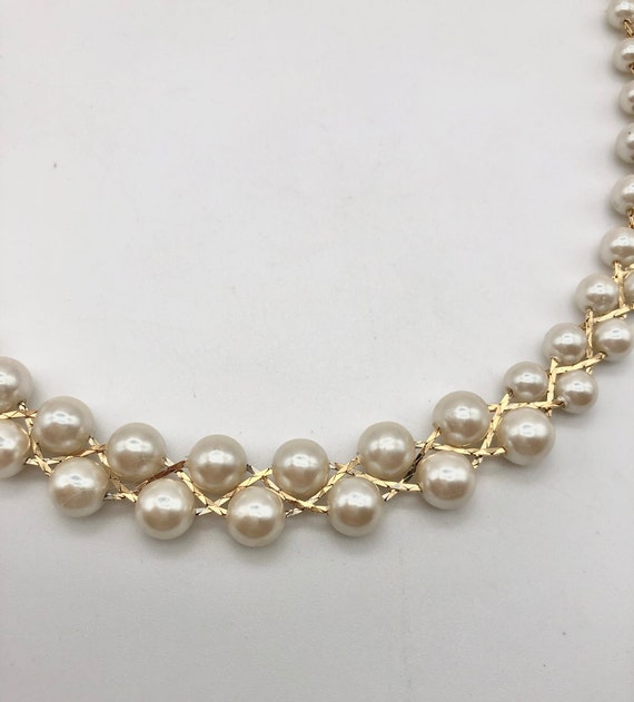 Trifari Faux Pearl and Gold Tone Necklace - image 4