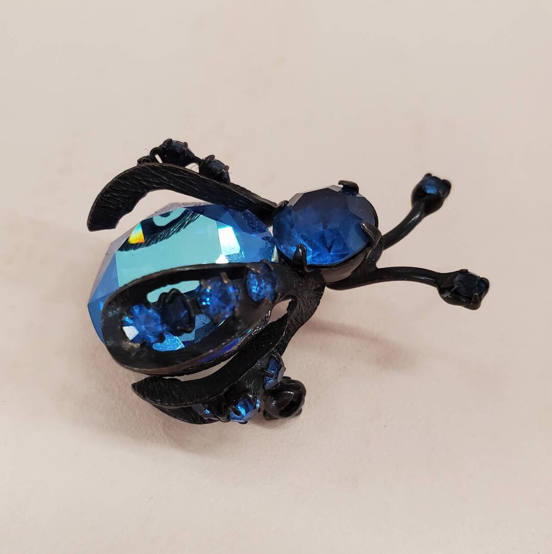 Broche Insecte Blatte Argentée émaillée - Neuf Sans Emballage (métal Argenté, Thème Insecte)