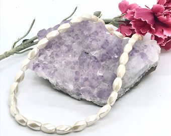 Magnetic White Pearl Necklace, Mom Necklace, Ladies magnetic therapy necklace, gift fof mom, magnet clasp, party necklace, white beads