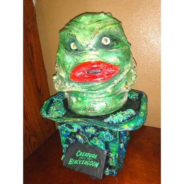 Creature From the Black Lagoon. Gill-Man. Life Size, 1:1 Scale Ratio Bust PROP Statue Monsters Movie. Movie Statue Bust