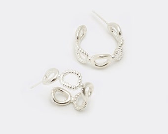 Connected Ovals Hoop Earrings in Silver