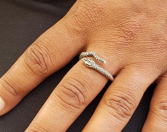 Egyptian Snake Ring - Adjustable Silver Plated