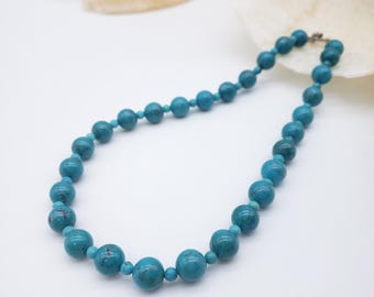 Turquoise Beaded Necklace - 17.5"