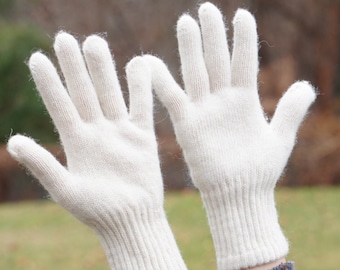 Pure wool gloves for women / Premium sustainable organic wool / Winter essential / Luxury gift