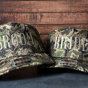 Vintage Style Braut und Bräutigam Camo Trucker Hats Braut Geschenk, Flitterwochen Geschenk, Bachelorette Party Geschenk, Trauzeugen Geschenk, Junggeselle