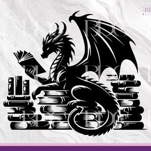 Book Dragon SVG, Book Lover PNG, Design libresco, Biblioteca Bookworm Png, File di taglio del drago del libro fantasy, Romantasy, Drago nero della lettura