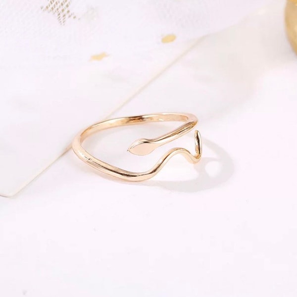 Minimalist Snake Ring || 2 Colors Available