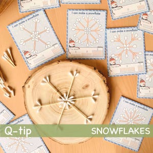 Q-Tip Schneeflocken Aktivität Weihnachtsbasteln für Kinder Winter Muster Karten Printable Weihnachtsaktivitäten für Kinder Schnee Feinmotorik Geschicklichkeits Spiel