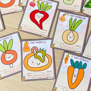 Pu&ograve; includere: Un set di dieci schede stampabili con illustrazioni colorate di verdure e il testo "Posso fare un" e il nome della verdura. Le schede sono progettate per aiutare i bambini a conoscere diverse verdure.