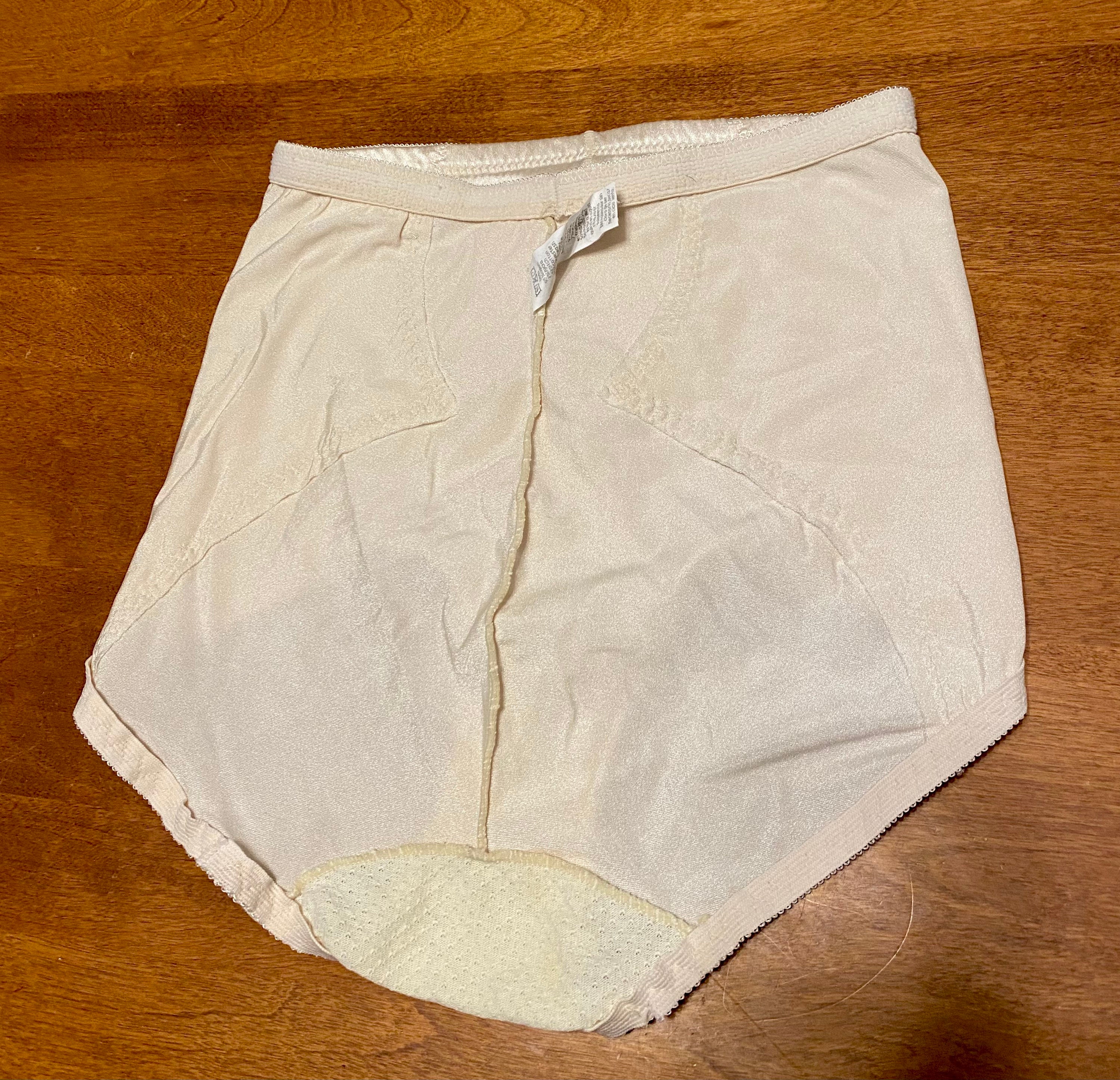 Vtg Lady Manhattan Hi-cut Girdle Panties, Mesh Gusset, Union Made, USA,  Shiny Nylon/lycra Ivory 