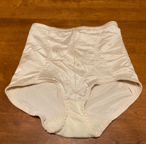 Vtg Lady Manhattan Hi-cut Girdle Panties, Mesh Gusset, Union Made, USA,  Shiny Nylon/lycra Ivory -  Canada