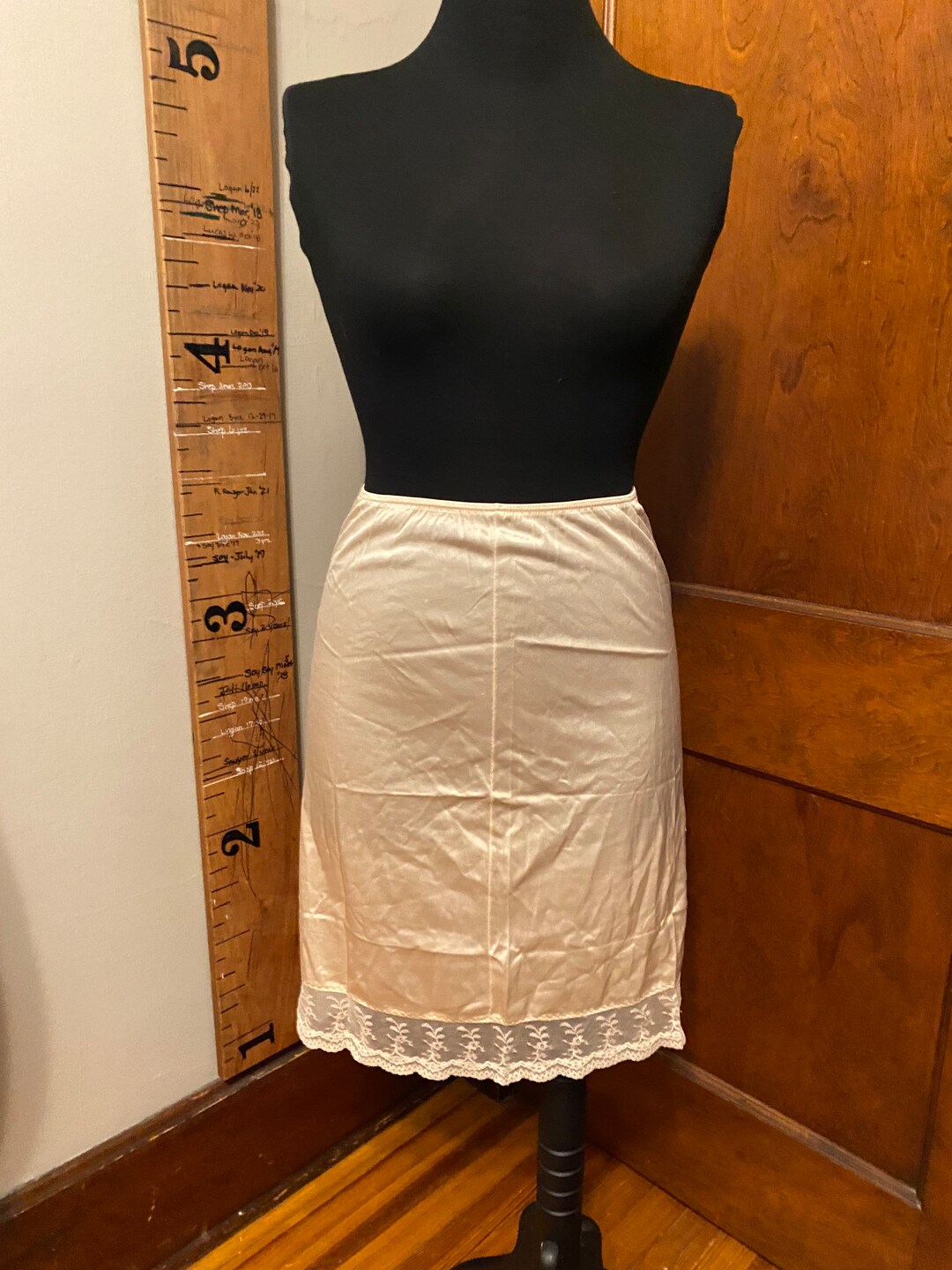 Vintage Sears the Doesnt Slip Ivory Lace Half Slip Nylon Midi W/ Slit