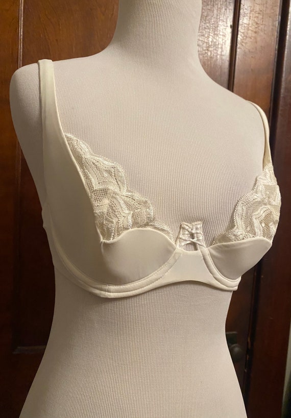 Vtg 36C 90s Victorias Secret Very Sexy Push-up Bra. Unique Shape