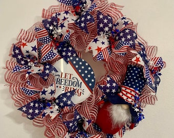 Patriotic Wreath with Gnome