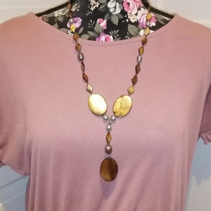 Necklace with Brown Mother of Pearl