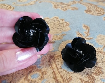 Black Retro Flower Clip-Ons