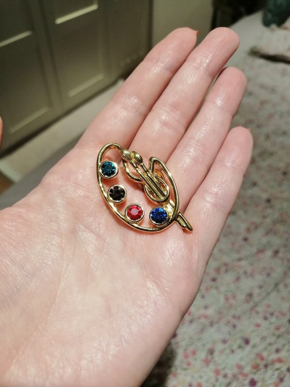 Yellow Metal Avon Painter's Palette Brooch