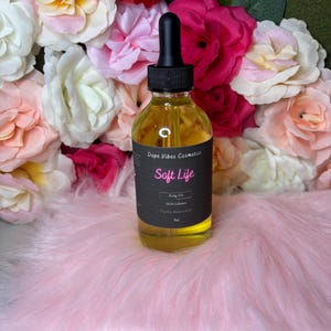 Vanilla Body Oil: Natural Glow, Moisturizing Skincare