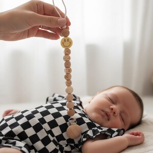 Personlig napphållare | Boho Happy Face, Anpassat barnnamn bild 3